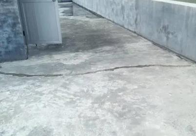 红古楼顶漏水维修公司分享下如何解决卫生间隐蔽部位漏水的问题?